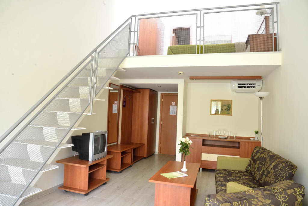 Glicinia Hotel Golden Sands Room photo